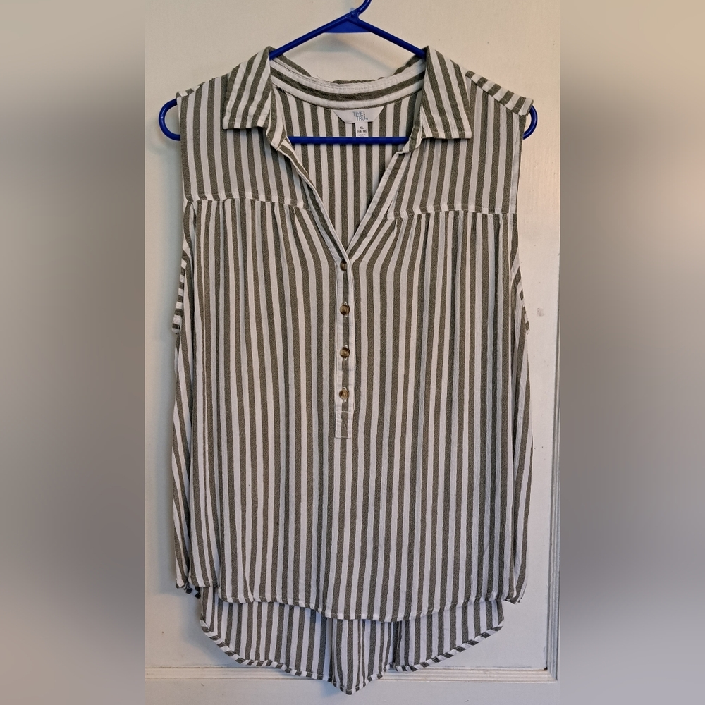 Time and Tru stripped pullover shirt with collar and button placket grey/white